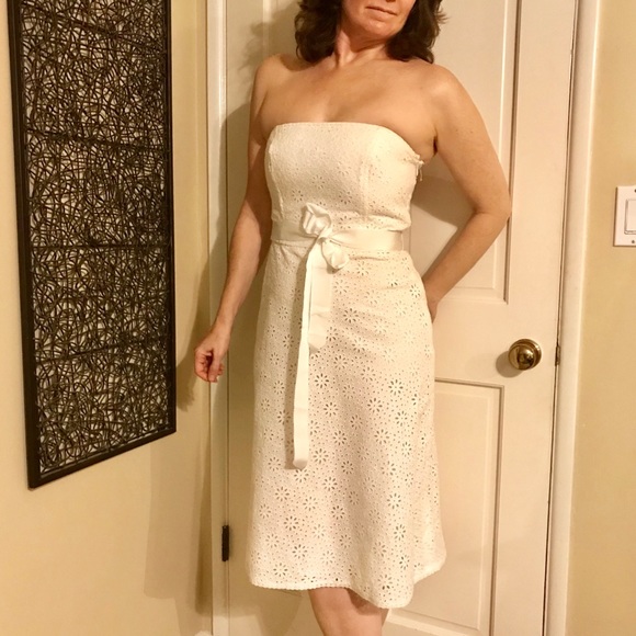 Banana Republic Dresses & Skirts - BANANA REPUBLIC WHITE eyelet DRESS strapless 6